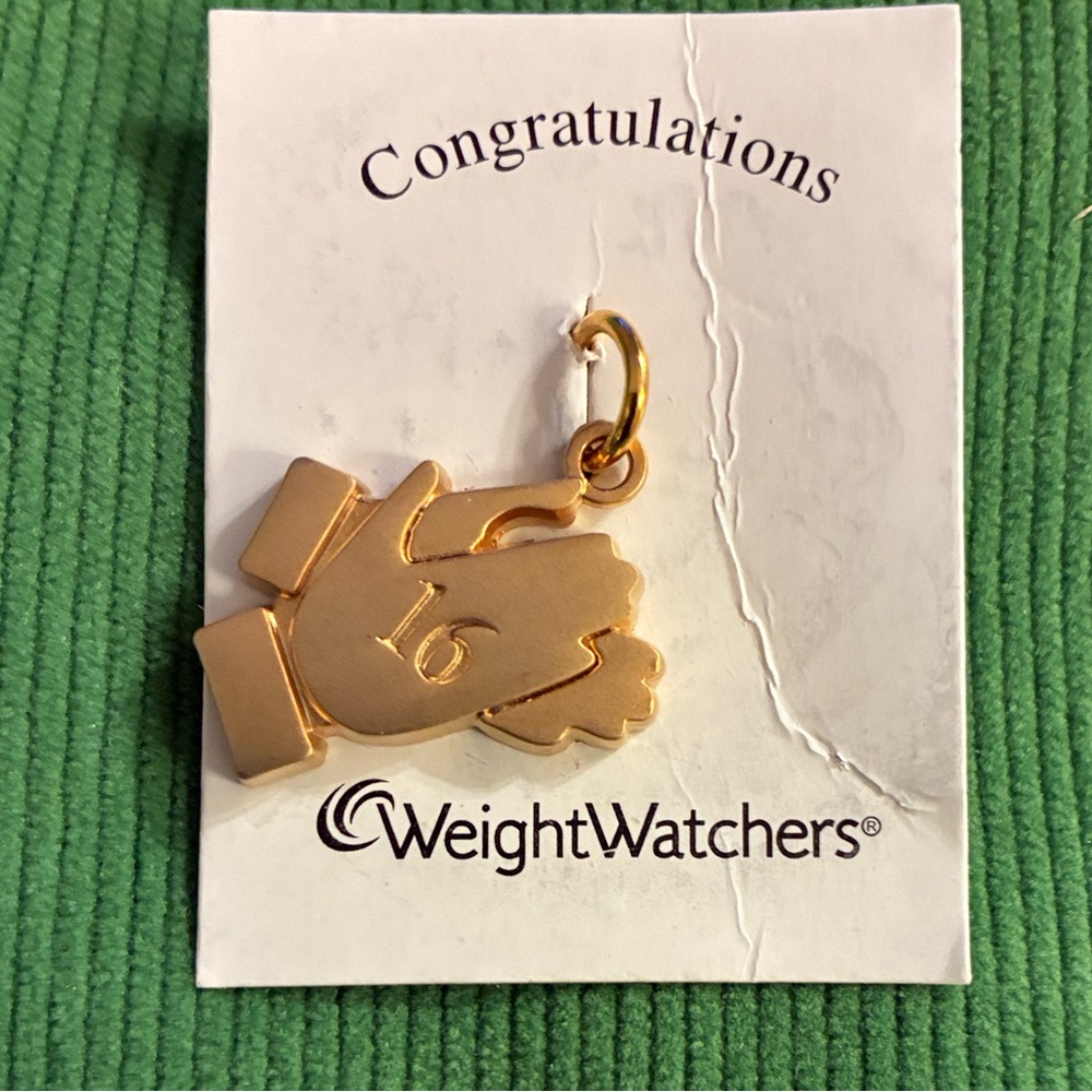 Weight Watchers Gold Achievement Charm 16 pounds - Picture 1 of 4